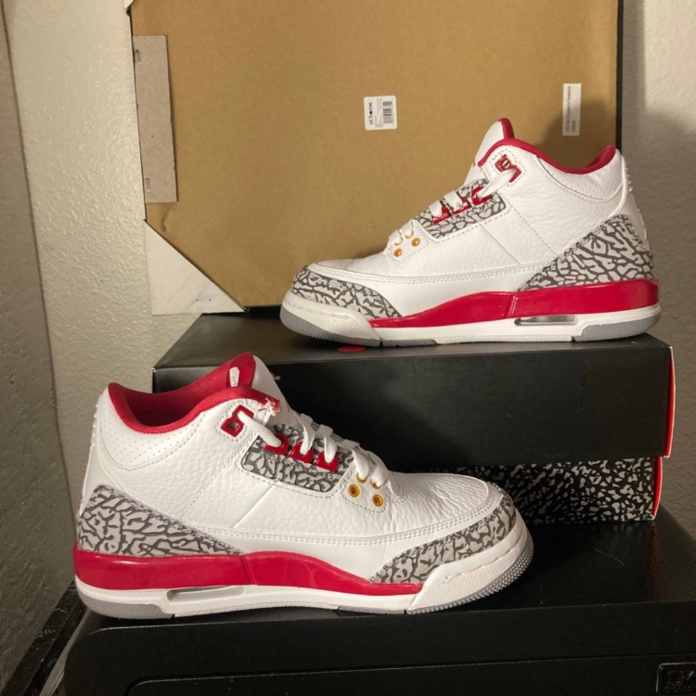 Worn only a handful of times!!! Jordan 3 ‘Cardinal Red’